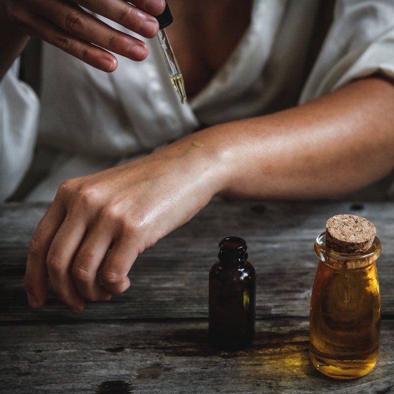 manuka essential oil 100% pure and natural herbaceous scent therapeutic grade undiluted 5ml manuka essential oil 100% pure and natural herbaceous scent therapeutic grade undiluted 5ml